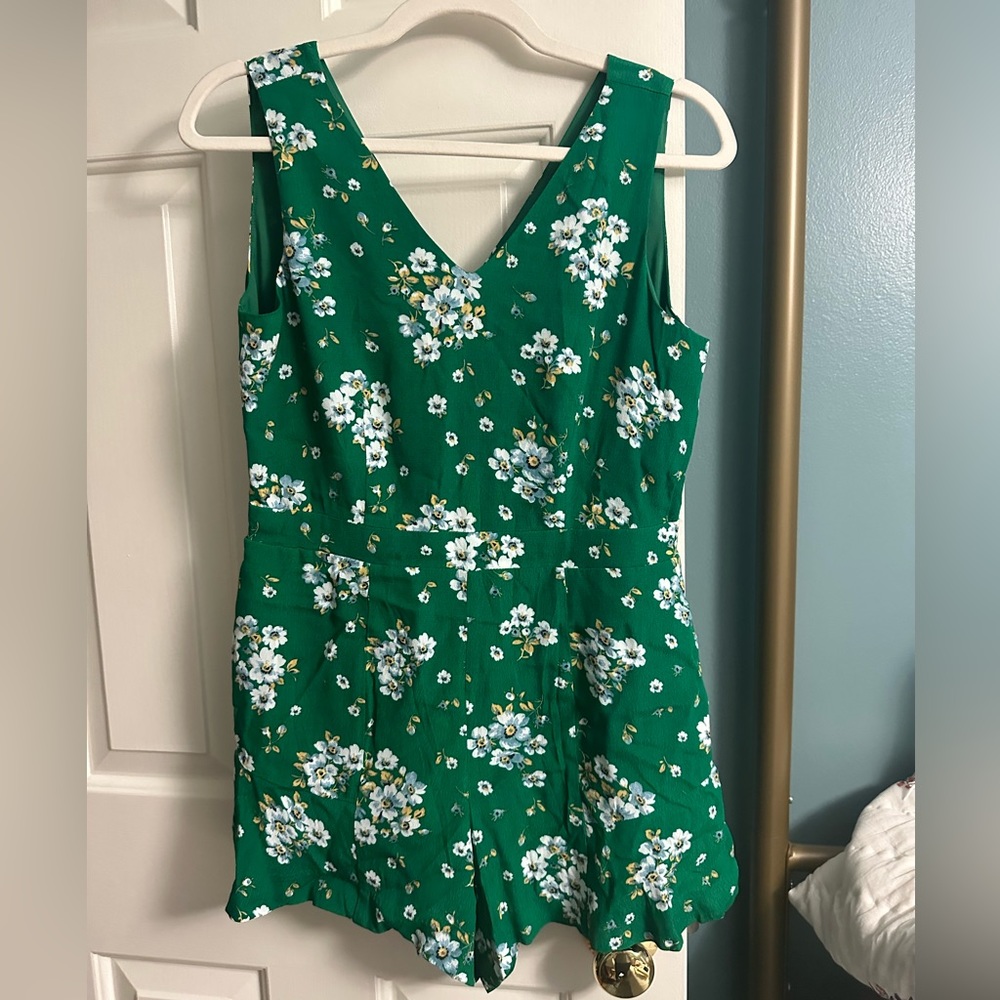 NWT Size 2 Petite Loft Romper